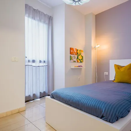 Апартаменти Cozzy Carolina Iii *